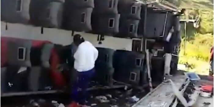 Breaking: 6 Tourists Die in Fatal Crash