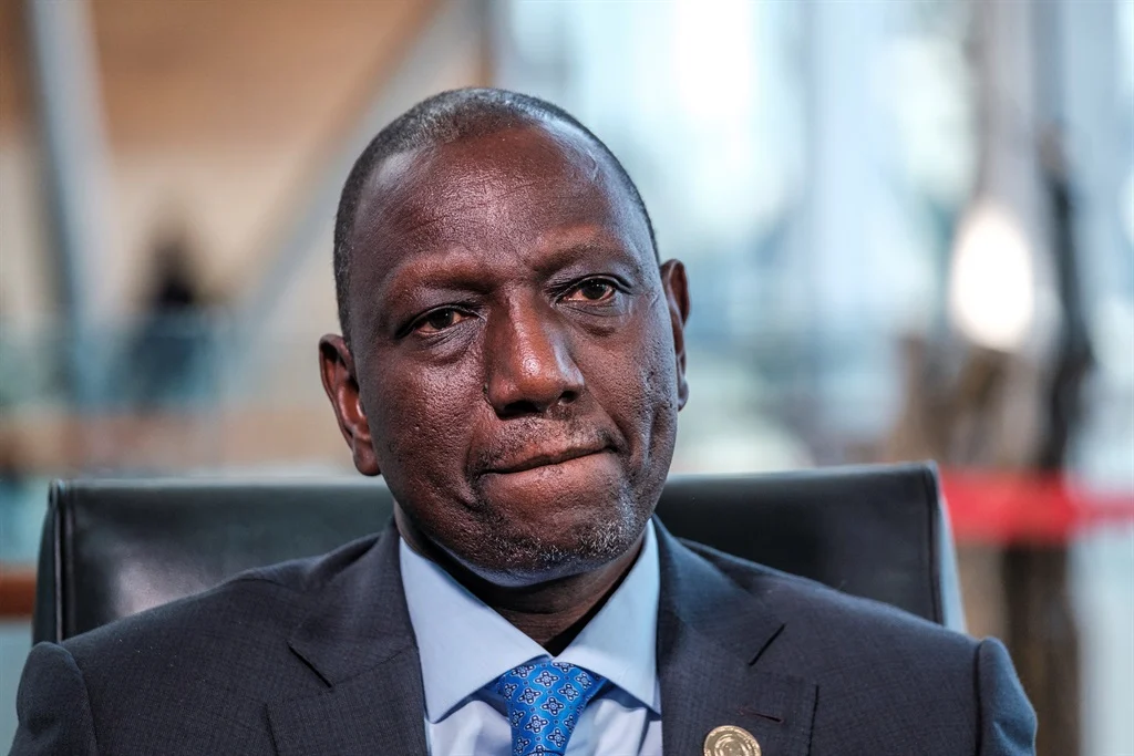 “Ruto Kwani Unafikiri Sisi Comrade Hatuna Njaa!” Angry Comrade Cause Drama As He Lecture Ruto