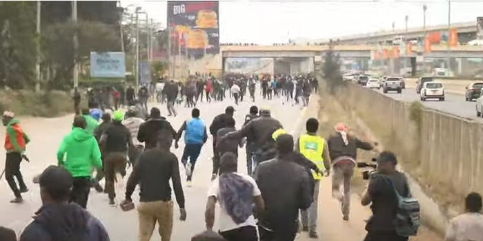 Breaking: Chaos on Mombasa Road as Gachagua’s Convoy Attacked by Stone-Throwing Gen Zs, Watch
